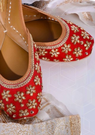 Red Colour Hand Embroidered Jutti